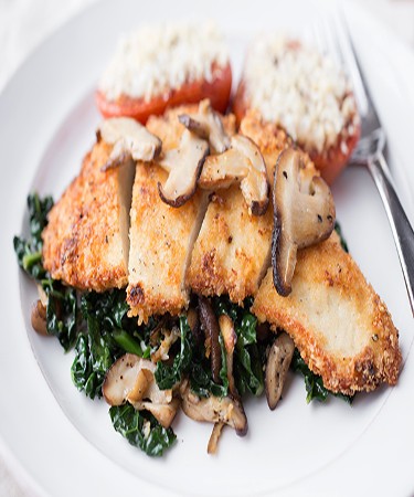 Pan Seared Chicken at De Flambe, a top-rated restaurant in Islamabad near Centaurus and PIMS Hospital. Savor tender chicken breast seared to perfection with a golden, crispy crust, served with flavorful sides for a delicious dining experience.